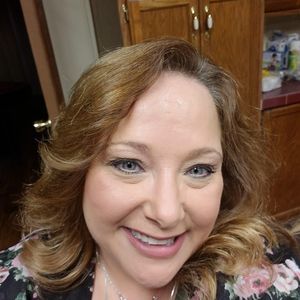 Meet your Posher, Lorie